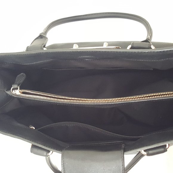 Women's Coach Leather Tote Handbag Purse Color Black! Bought For My Mom 11-6-22 - Picture 9 of 13